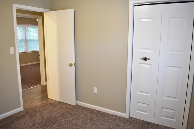 Building Photo - Great Split Foyer In Fredericksburg!