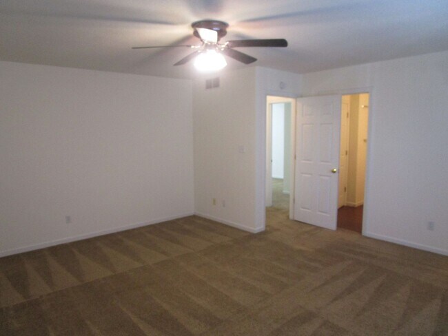 Building Photo - 3505-3507 La Mesa Dr.