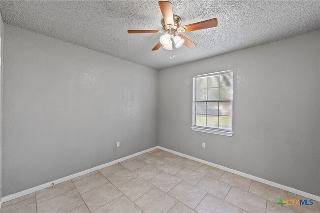 Building Photo - 580 Plaza Ct