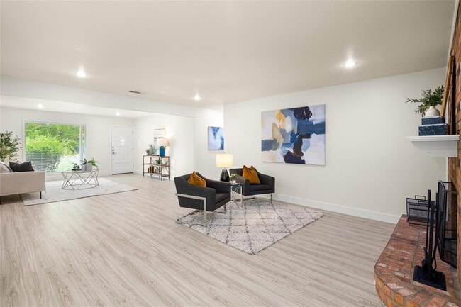 Building Photo - 3205 Santa Monica Dr