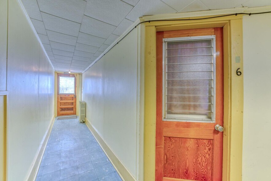 Building Photo - 96 Main, Unit #6