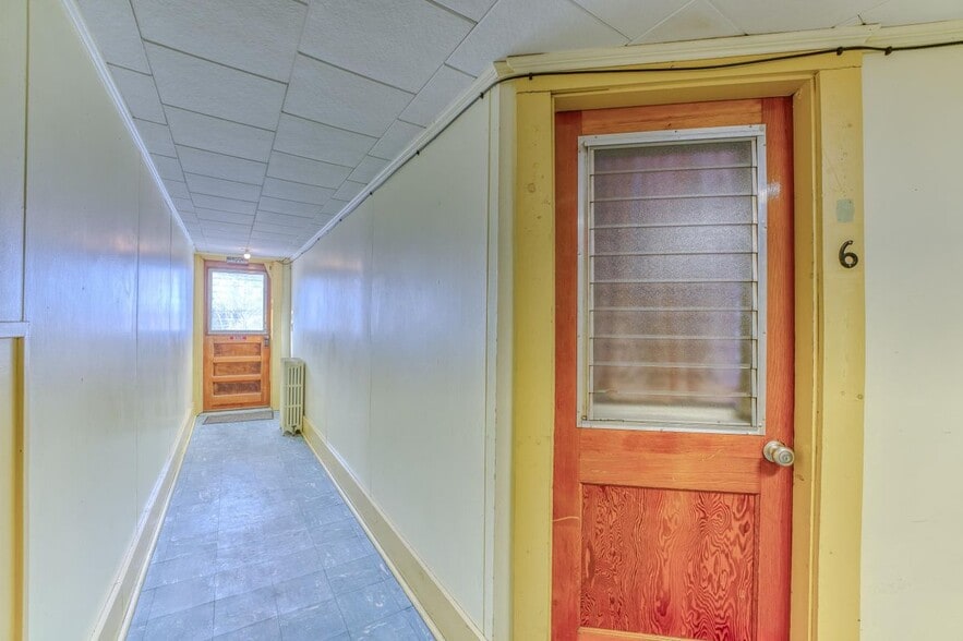 Building Photo - 98 Main, Unit #1