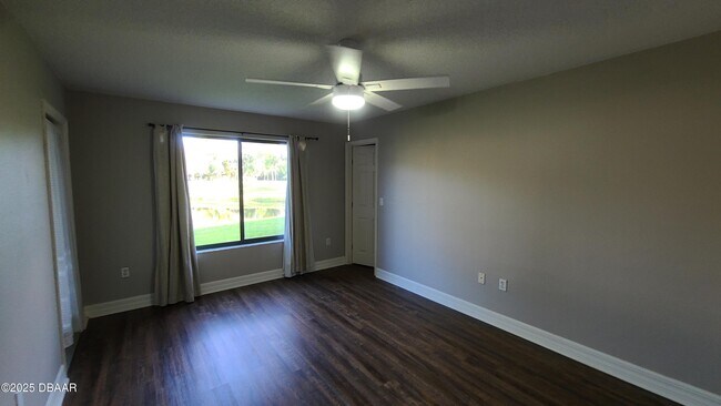 Building Photo - 138 Blue Heron Dr