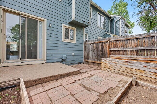 Building Photo - Move-In Ready 3-Bedroom Home with Modern Finishes Just Minutes from Fort Carson