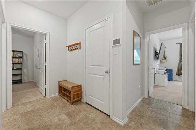 Building Photo - 585 Concho St