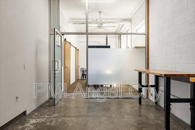 Building Photo - 3450 Cahuenga Blvd W