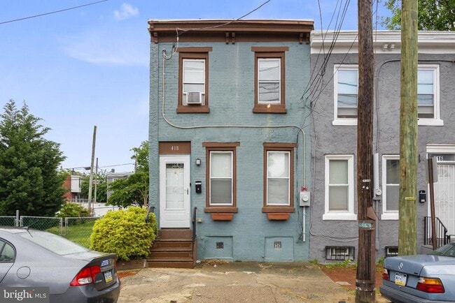 Building Photo - 418 Vine St