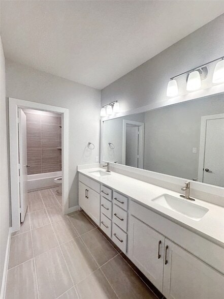 Building Photo - 2309 Rook Dr