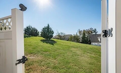 Building Photo - 210 Buck Run Dr