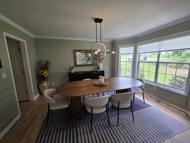 Building Photo - Stylish modern 2 story on a spacious 1 acre lot in Sharpsburg - avail Sept 1st.