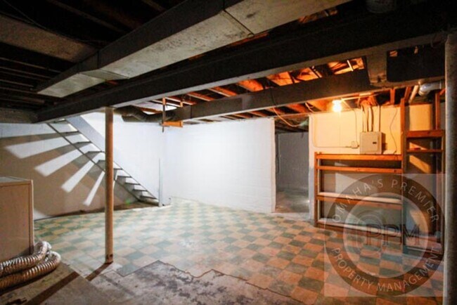 Building Photo - 3 Bedroom / 1 Bath Home! | Omaha, Ne