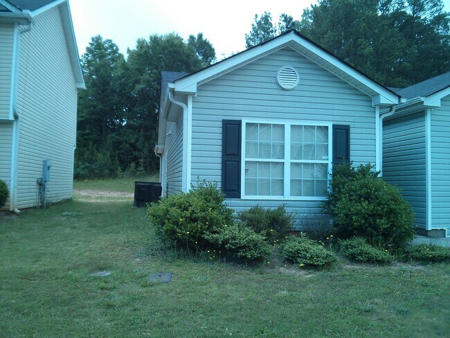 Building Photo - WELCOME HOME!