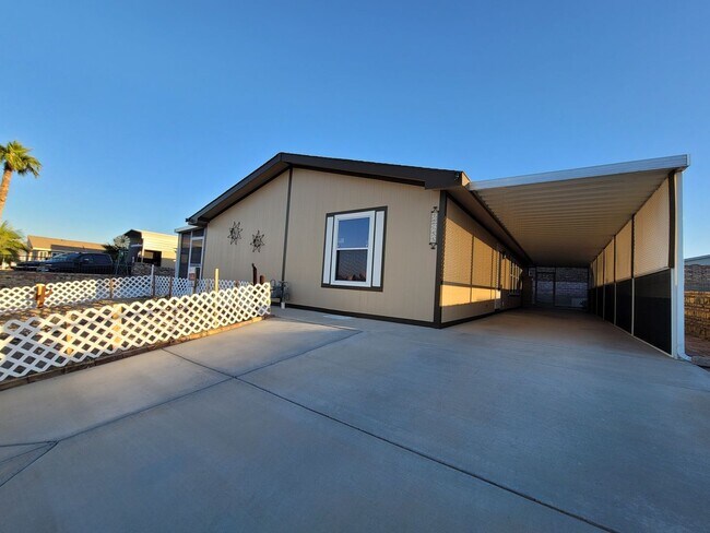 Building Photo - Updated Spacious Home in the Foothills!