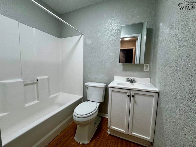 Building Photo - 1710 10th St