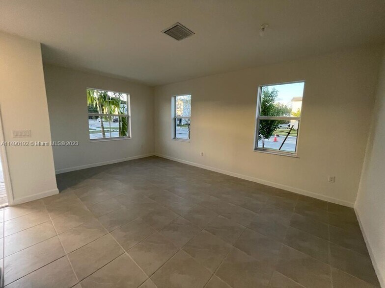 Building Photo - 29111 SW 165th Ave