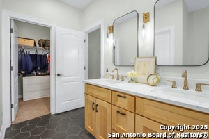 Building Photo - 548 Winding View