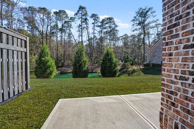 Building Photo - 3 BED | 3.5 BATHS | TWO CAR GARAGE | HERB RIVER | FURNISHED TOWNHOME