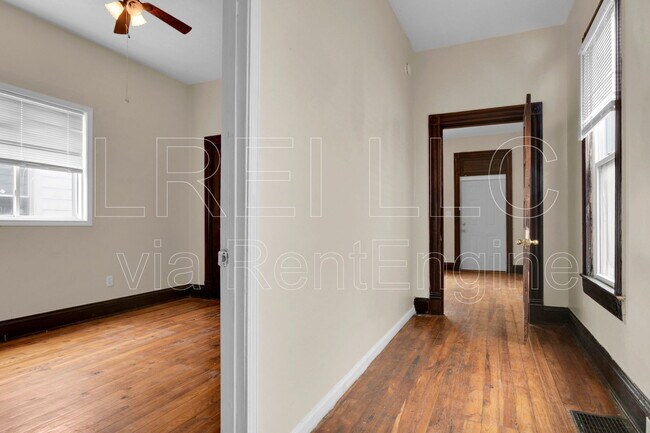 Building Photo - 411 N 20th St
