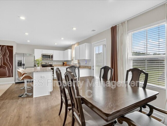 Building Photo - 4905 Gerald Dr