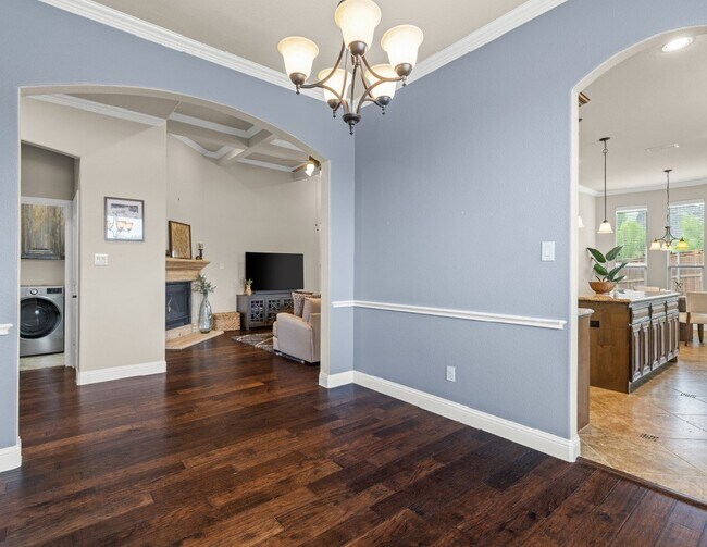Building Photo - 3000 Waterglen Dr