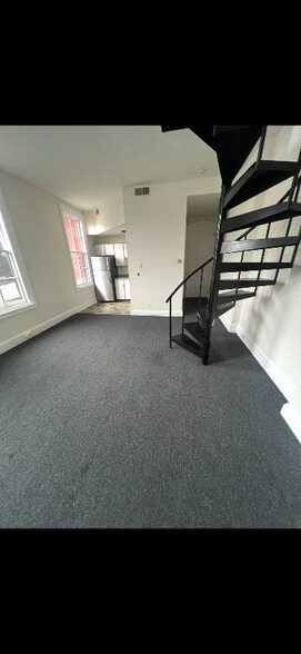 Building Photo - 11 2nd St