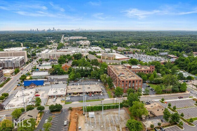 Building Photo - 6105 Blue Stone Rd