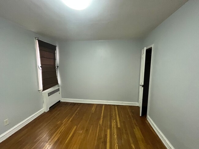 Building Photo - 3140 Longshore Ave