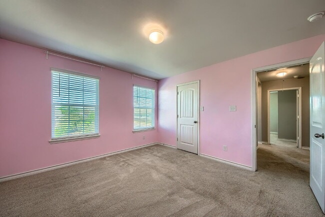 Building Photo - THIS STUNNING RENTAL HAS IT ALL!