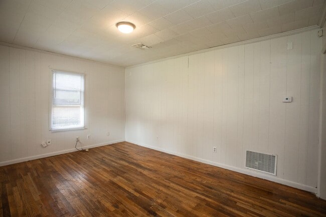 Building Photo - 106 Doc Duhon St