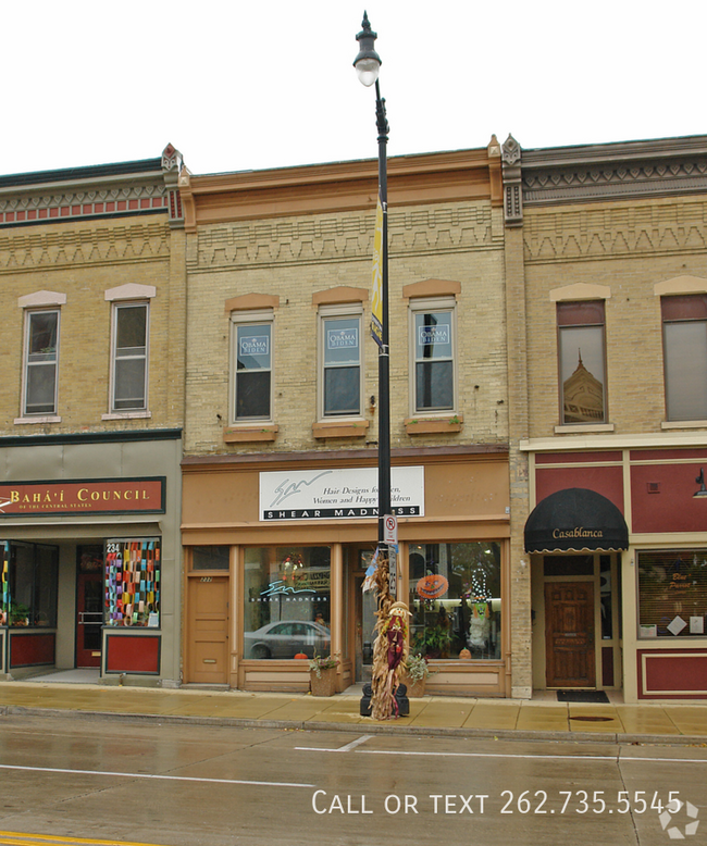 Building Photo - Charming Retail Space in Historic Downtown...