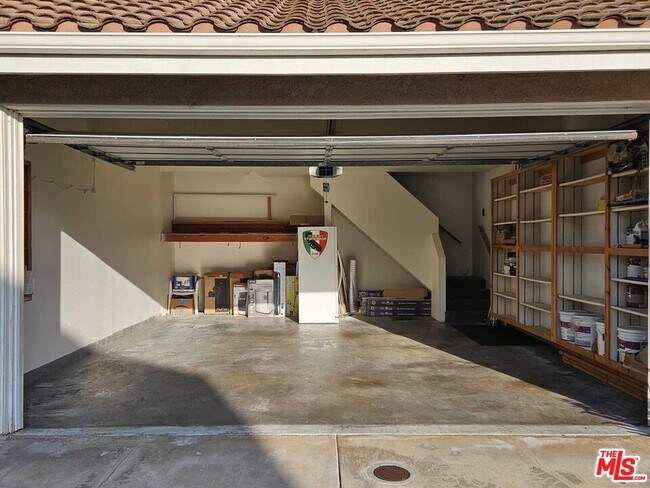Building Photo - 290 Ridgeton Ln