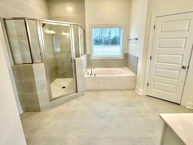 Building Photo - Brand New 5-bedroom 3 bath home in Olive Branch @ Southbranch