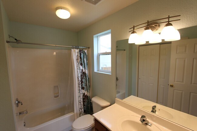 Building Photo - 3026 N Joy Ln