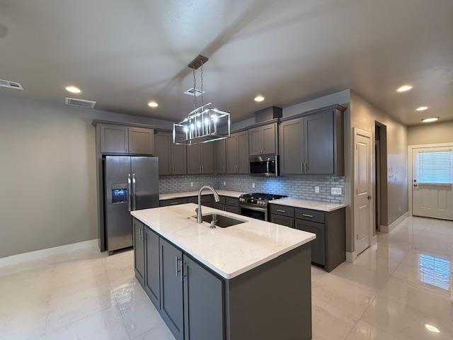 Building Photo - 600 Abadan Dr