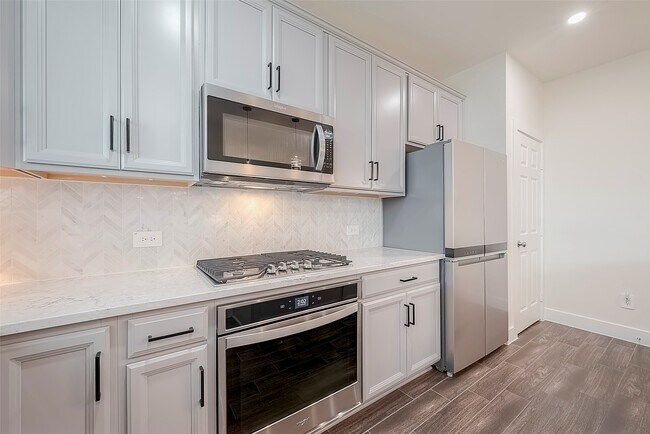 Building Photo - 1726 Summerlyn Ter Dr