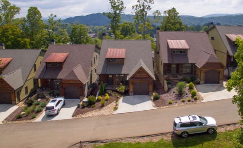 Building Photo - 37 Upper Knl Dr
