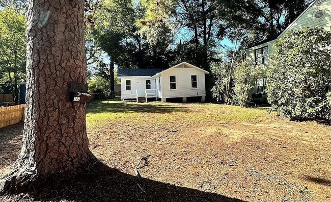Primary Photo - 147 E Herndon St
