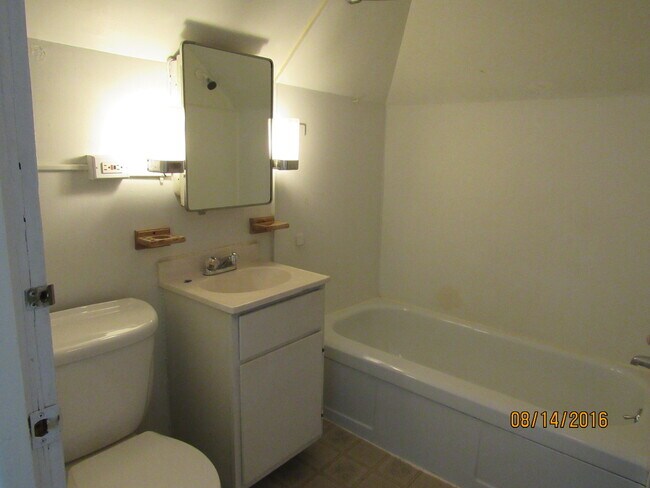 Building Photo - 402-apt1-4 Water St