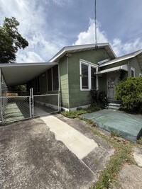 Building Photo - 3 bedroom in Jacksonville FL 32209