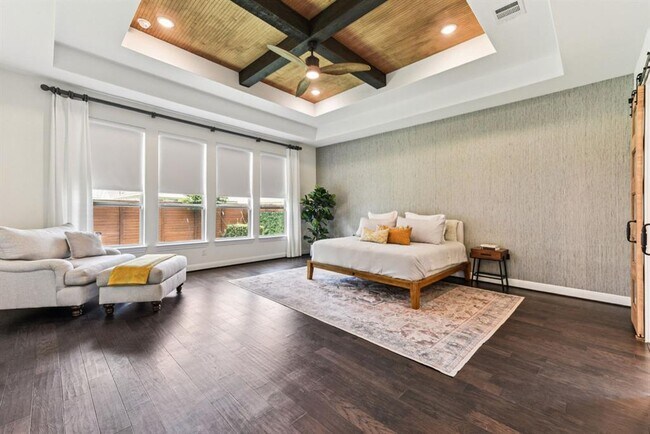 Building Photo - 1104 Scenic Oaks Dr