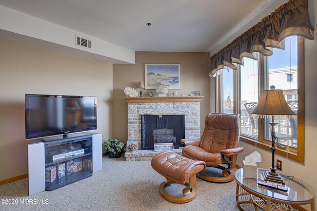 Building Photo - 900 Ocean Ave