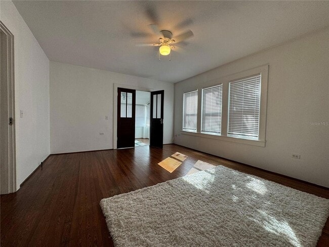 Building Photo - 302 W Wall St