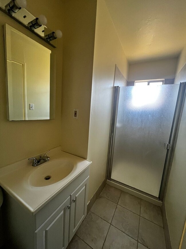 Building Photo - 5335 Castle St