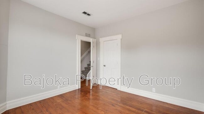 Building Photo - 1510 Trumbull St