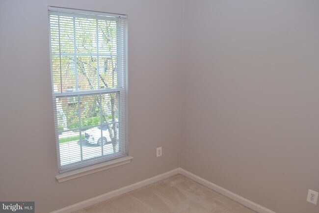 Building Photo - 1725 Emory St