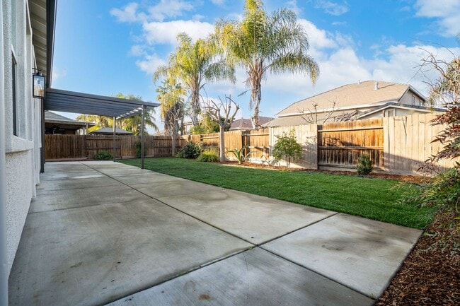 Building Photo - 3350 W Stewart Ave