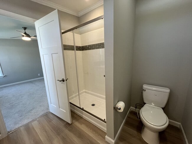 Building Photo - 146 Lakeview Dr