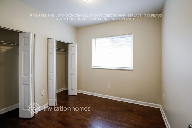 Building Photo - 4102 NE 25th Ct