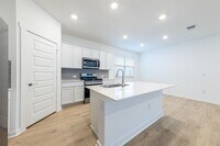 Building Photo - 2404 Tucker Ln