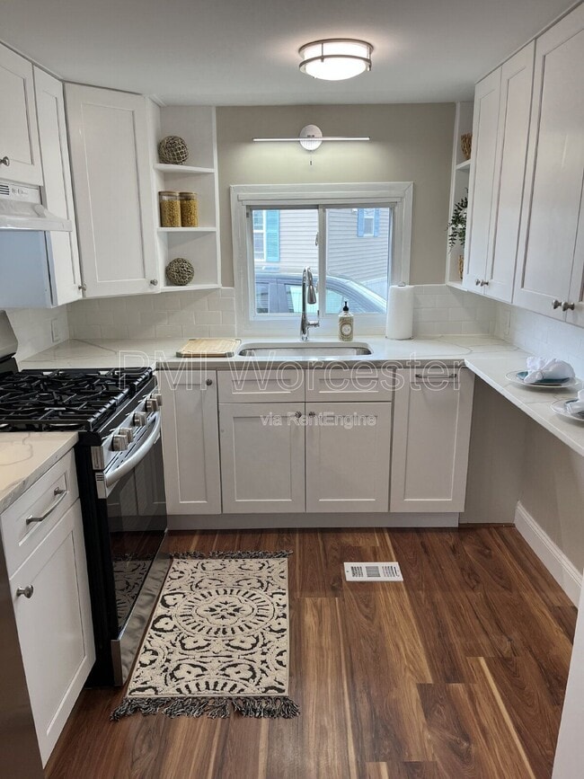 Building Photo - 17 Washington St